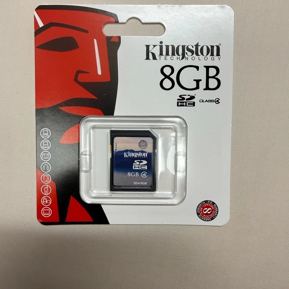 VFD820 Digital Photo Frame - Black With 8GB Card